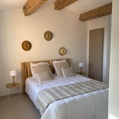 Maison Provencale Avec Vue *